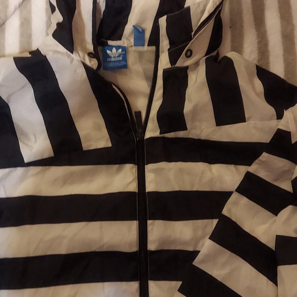 Adidas - Picture 2 of 3
